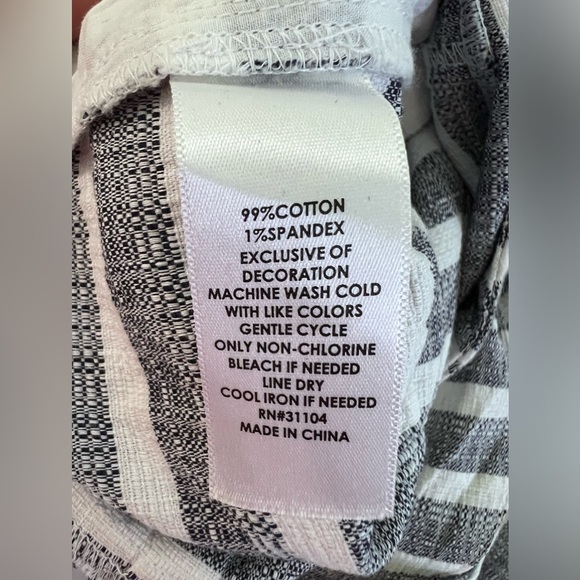 Crown & Ivy  Jumpsuit Gray White Stripe High Neck Wide Leg Crop Sz 2 - Picture 8 of 9